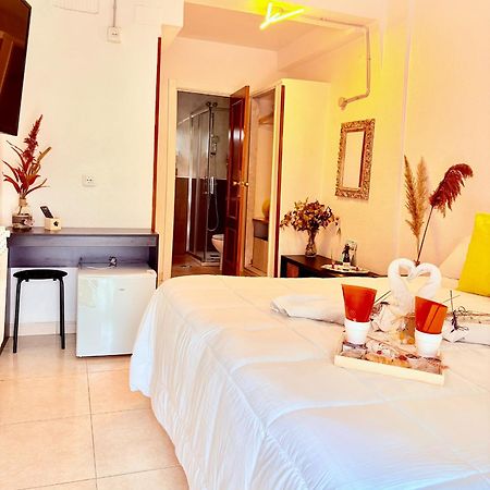 Hostal La Rosa Caces Exteriér fotografie