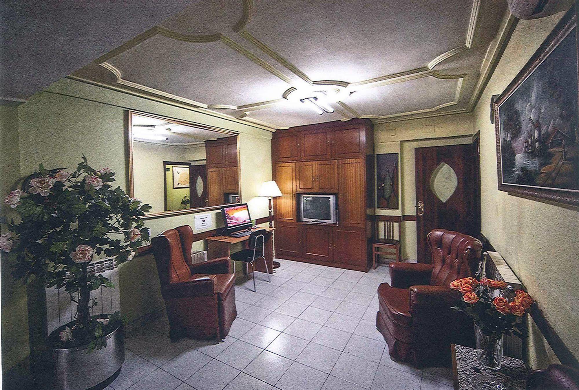 Hostal La Rosa Caces Exteriér fotografie