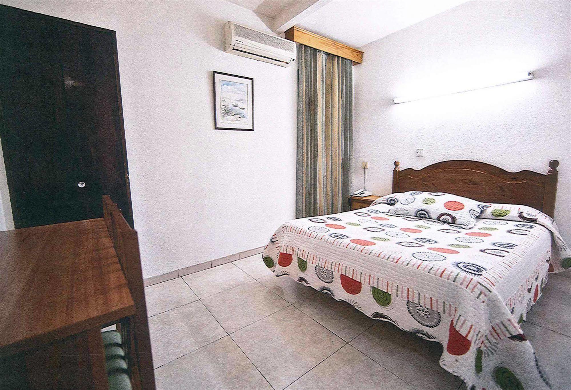 Hostal La Rosa Caces Exteriér fotografie