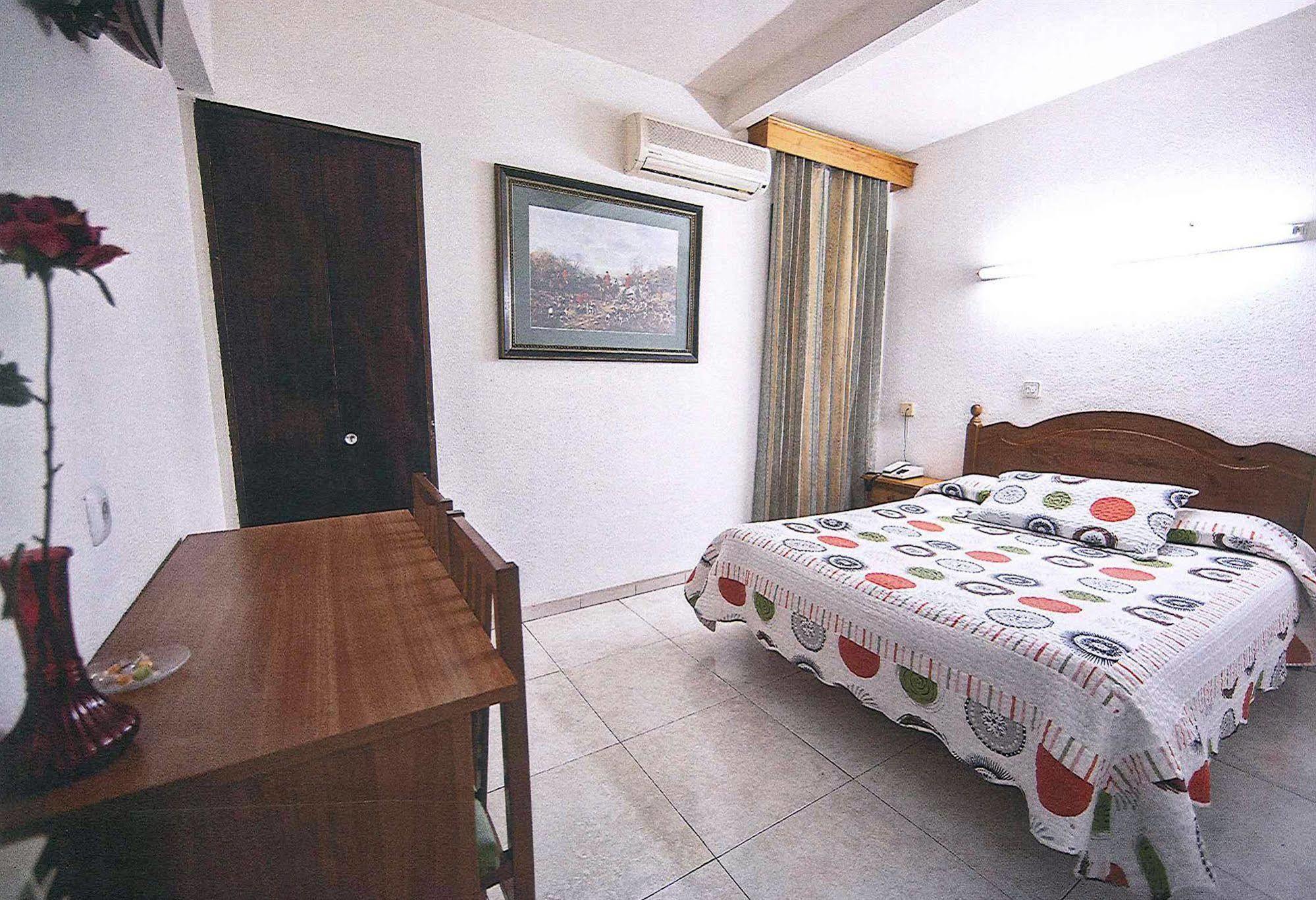 Hostal La Rosa Caces Exteriér fotografie