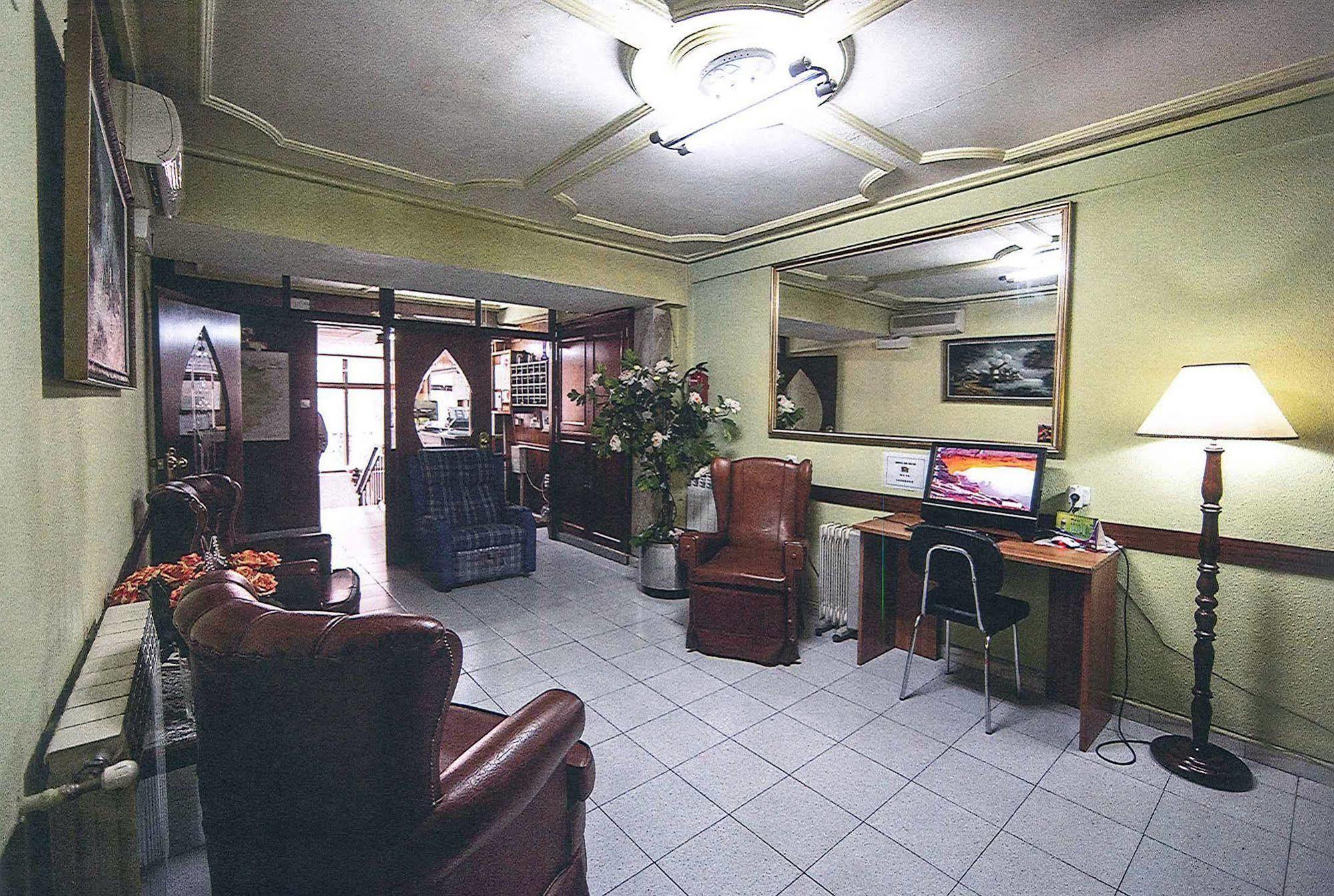 Hostal La Rosa Caces Exteriér fotografie